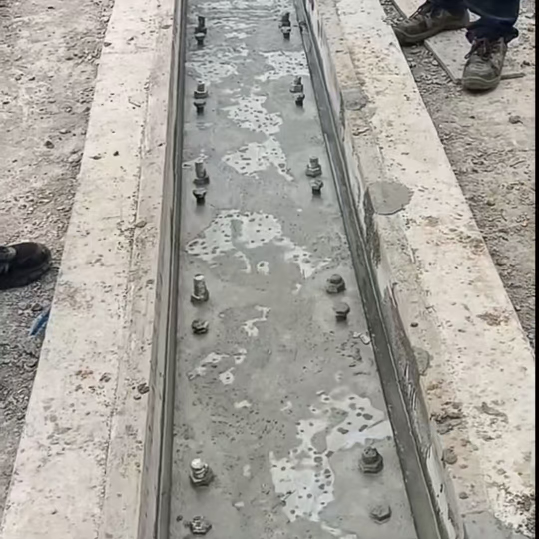盈江港口码头起重机龙门吊重型机械设备稳固用早强快凝轨道胶泥